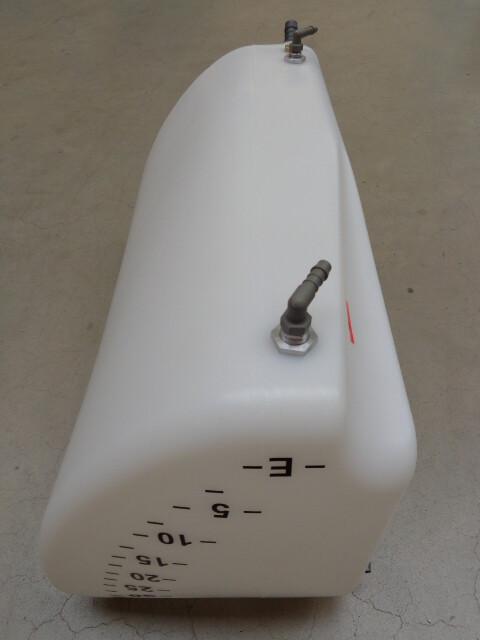 Fuel tank left side UK (2010)